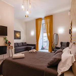 Guest house Monteoliveto 33, Naples